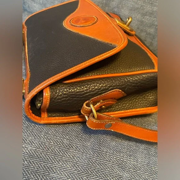 Vintage Dooney & Bourke All Weather Leather Carrier Bag Medium Sized - Picture 16 of 17